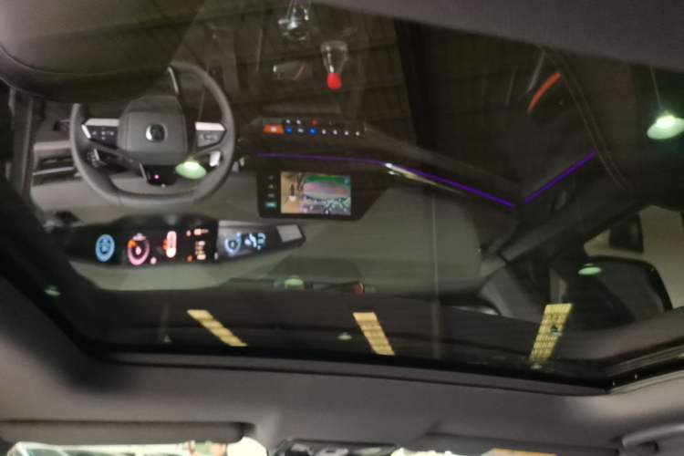 Used CHANGAN UNI-V 2024 1.5T High-Energy Version Headliner