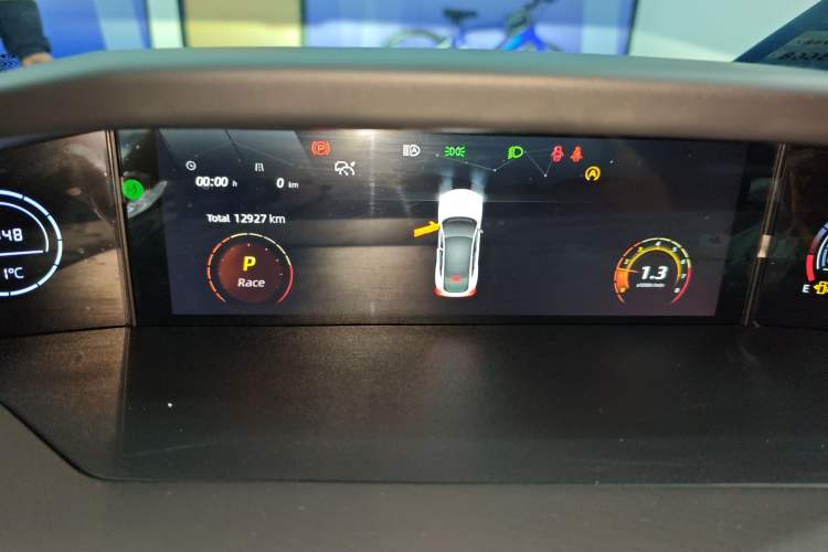 Used CHANGAN UNI-V 2024 1.5T High-Energy Version Instrument Cluster