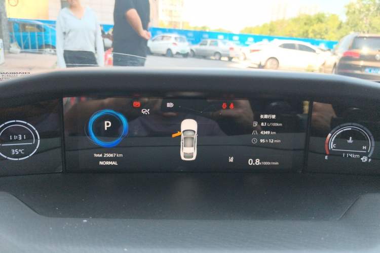 Used CHANGAN UNI-V 2024 1.5T Prestige Sport Edition Instrument Cluster