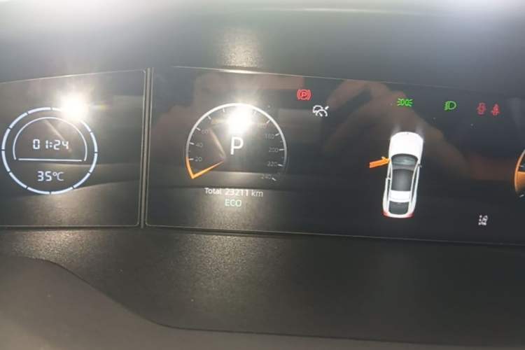 Used CHANGAN UNI-V 2024 1.5T Smart Navigation Version Instrument Cluster