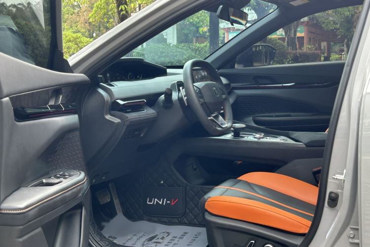 Used CHANGAN UNI-V 2024 1.5T Prestige Sport Edition Interior 1