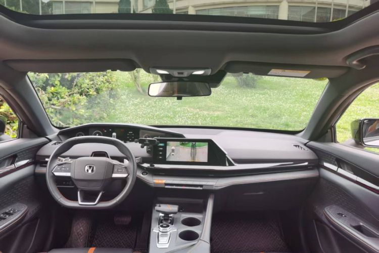 Used CHANGAN UNI-V 2024 1.5T Prestige Edition Interior 2