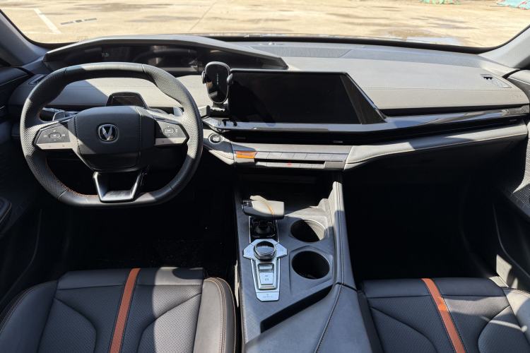 Used CHANGAN UNI-V 2024 1.5T Prestige Edition Interior 2
