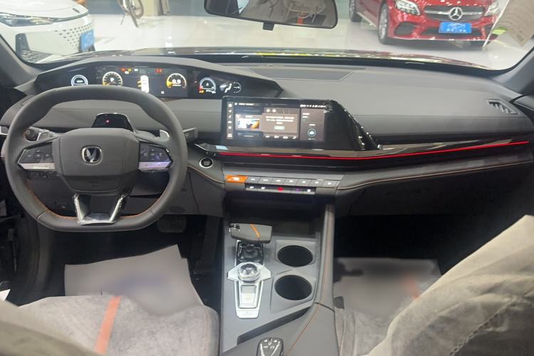 Used CHANGAN UNI-V 2024 1.5T Prestige Edition Interior 3