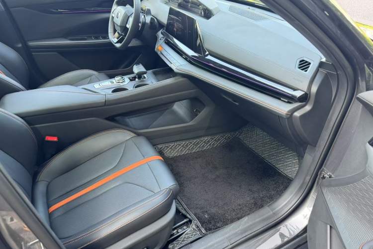 Used CHANGAN UNI-V 2024 1.5T Prestige Edition Interior 3