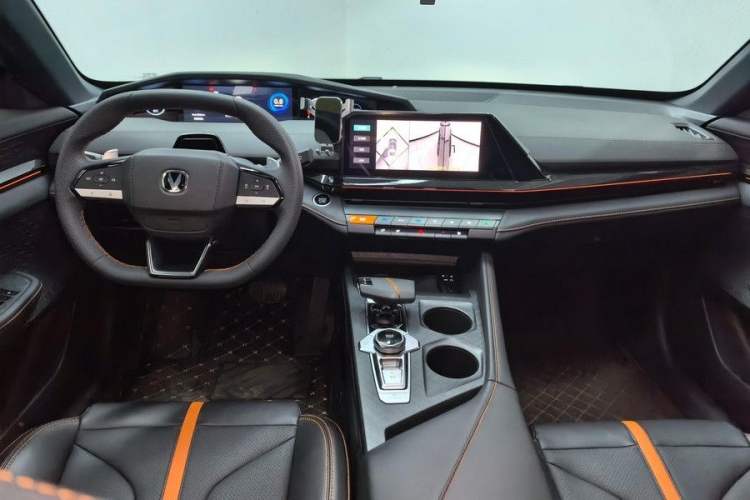Used CHANGAN UNI-V 2024 1.5T Prestige Edition Interior 3