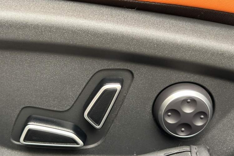 Used CHANGAN UNI-V 2024 1.5T Prestige Sport Edition Interior 4