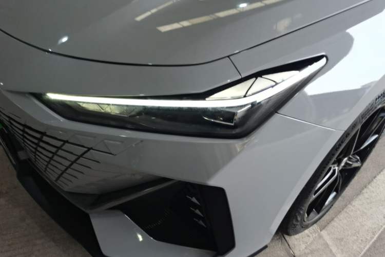 Used CHANGAN UNI-V 2024 1.5T High-Energy Version Left Front Headlight