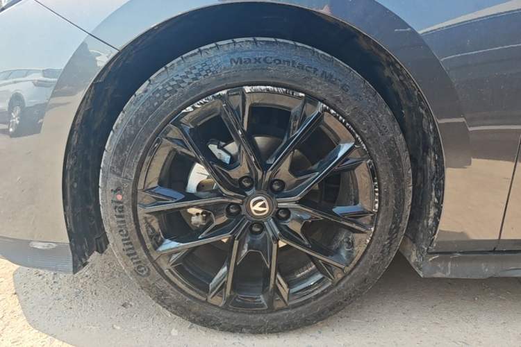 Used CHANGAN UNI-V 2024 1.5T Prestige Edition Left Front Wheel Hub
