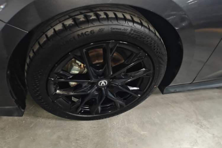 Used CHANGAN UNI-V 2024 1.5T Prestige Edition Left Front Wheel Hub