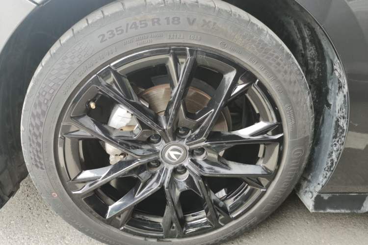 Used CHANGAN UNI-V 2024 1.5T Prestige Edition Left Front Wheel Hub