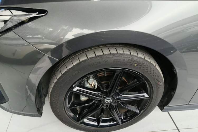 Used CHANGAN UNI-V 2024 1.5T High-Energy Version Left Front Wheel Hub
