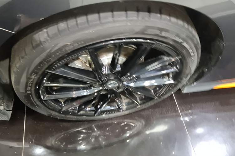 Used CHANGAN UNI-V 2024 1.5T Prestige Sport Edition Left Front Wheel Hub