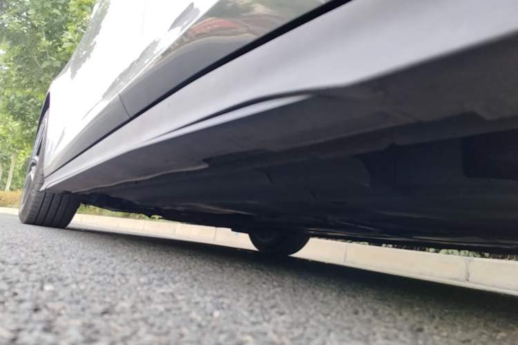 Used CHANGAN UNI-V 2024 1.5T Smart Navigation Version Left Side Sill