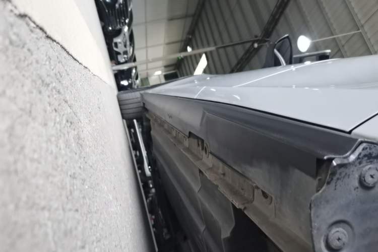 Used CHANGAN UNI-V 2024 1.5T High-Energy Version Left Side Sill