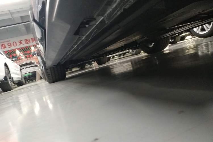 Used CHANGAN UNI-V 2024 1.5T High-Energy Version Left Side Sill