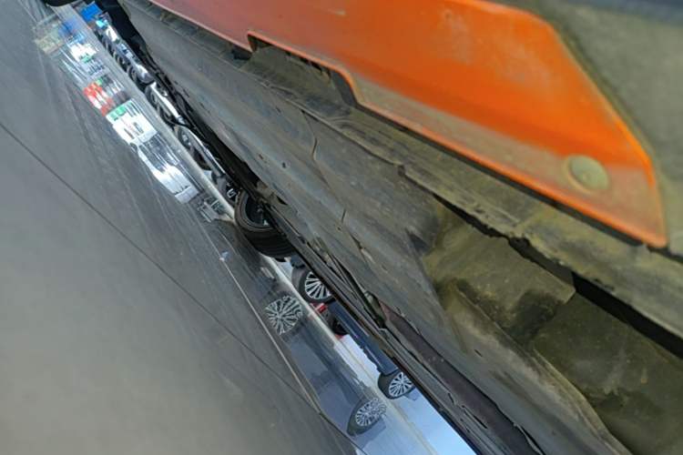 Used CHANGAN UNI-V 2024 1.5T Prestige Sport Edition Left Side Sill