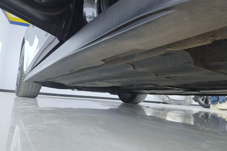 Used CHANGAN UNI-V 2024 1.5T Prestige Edition Left Side Sill