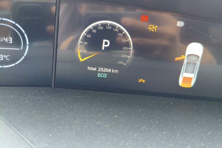 Used CHANGAN UNI-V 2024 1.5T Prestige Edition Odometer Close Up