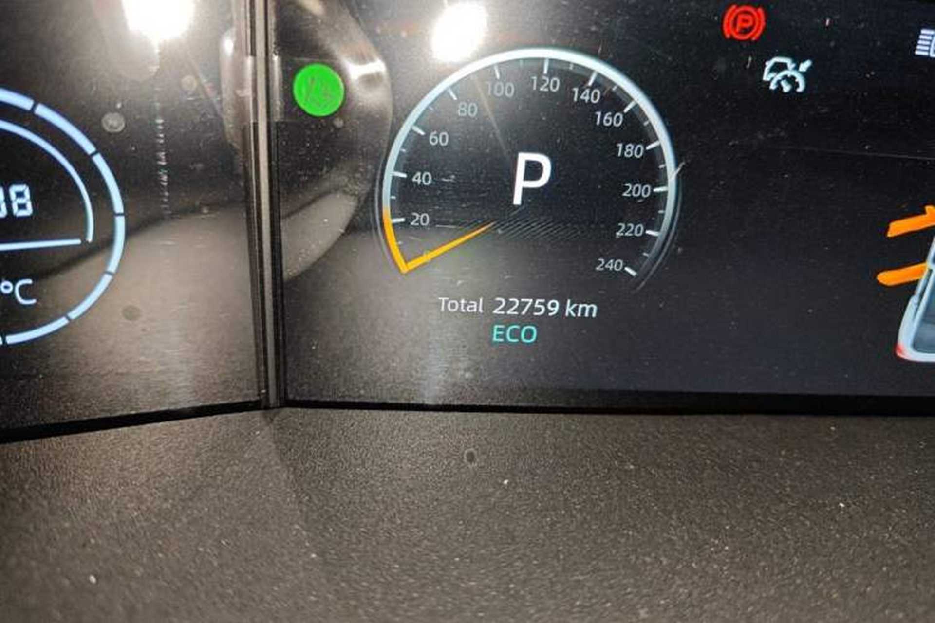 Used CHANGAN UNI-V 2024 1.5T High-Energy Version Odometer Close Up