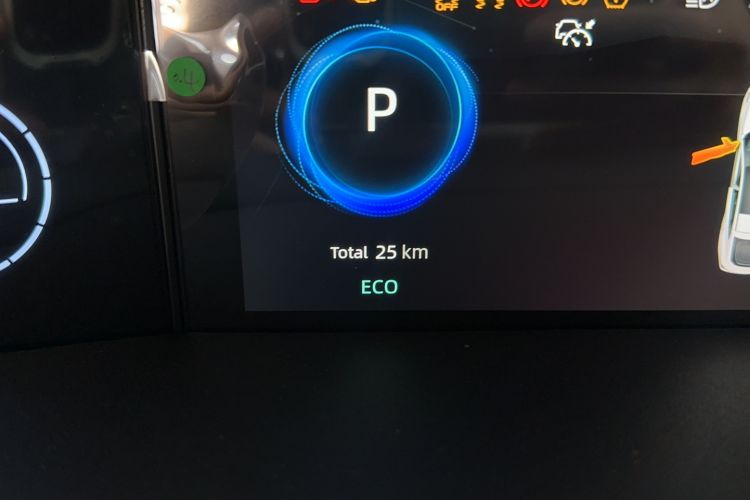 Used CHANGAN UNI-V 2024 1.5T Prestige Sport Edition Odometer Close Up