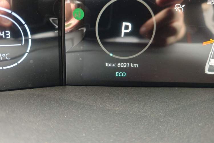 Used CHANGAN UNI-V 2024 1.5T Prestige Sport Edition Odometer Close Up