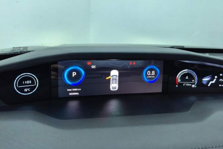 Used CHANGAN UNI-V 2024 1.5T Prestige Edition Odometer Close Up