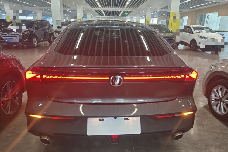Used CHANGAN UNI-V 2024 1.5T High-Energy Version Rear