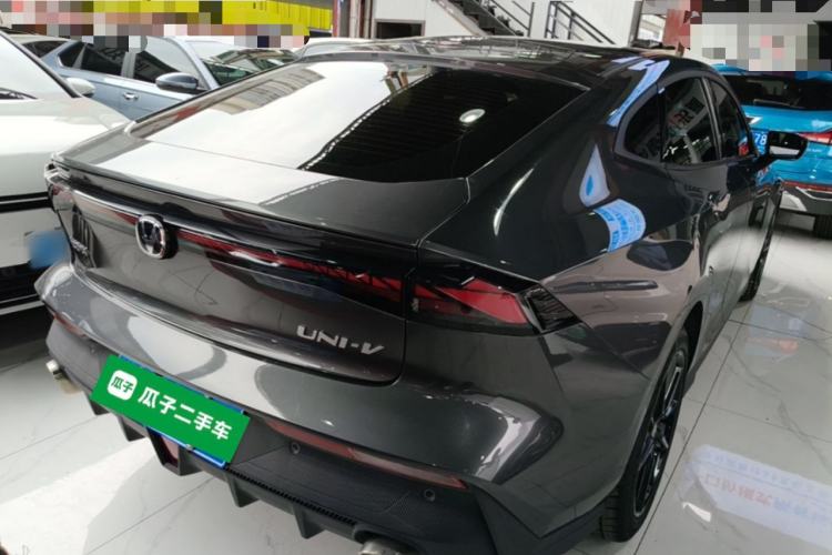 Used CHANGAN UNI-V 2024 1.5T High-Energy Version Rear Right 45 Deg