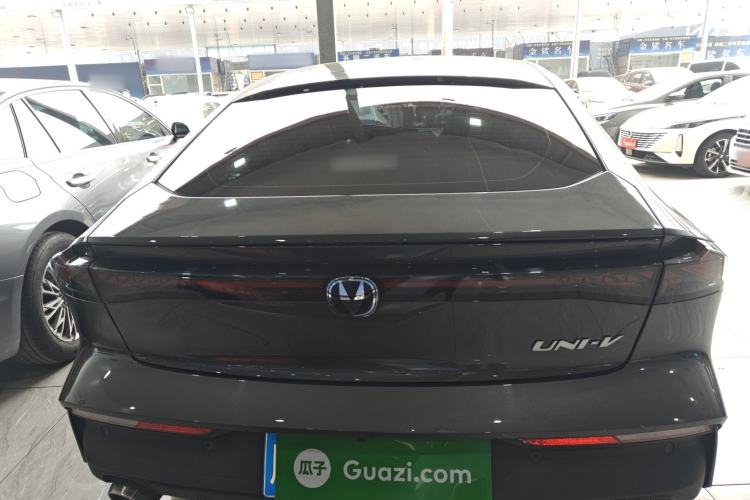 Used CHANGAN UNI-V 2024 1.5T High-Energy Version Rear