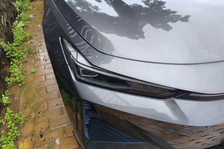 Used CHANGAN UNI-V 2024 1.5T Prestige Edition Right Front Headlight