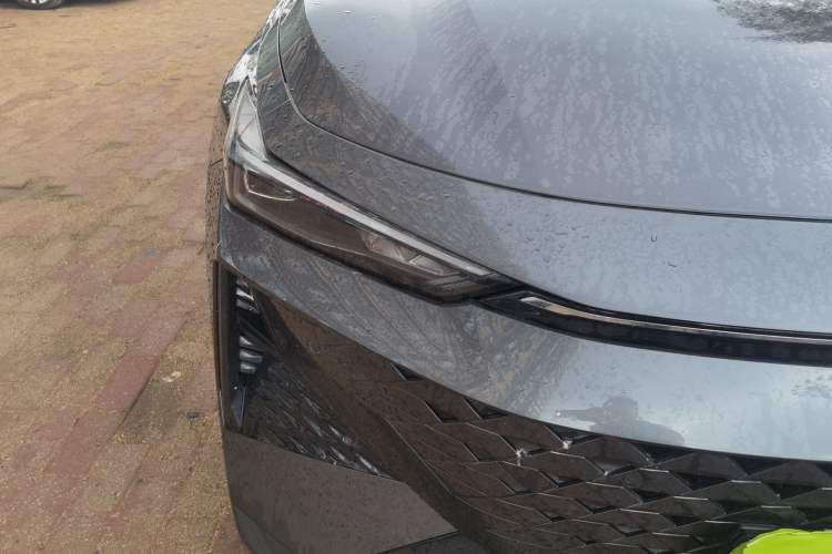 Used CHANGAN UNI-V 2024 1.5T Luxury Edition Right Front Headlight