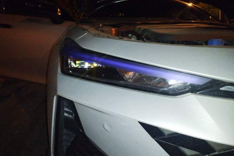 Used CHANGAN UNI-V 2024 1.5T Prestige Sport Edition Right Front Headlight