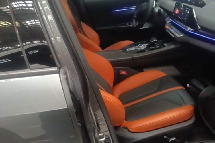 Used CHANGAN UNI-V 2024 1.5T Prestige Sport Edition Right Front Seat