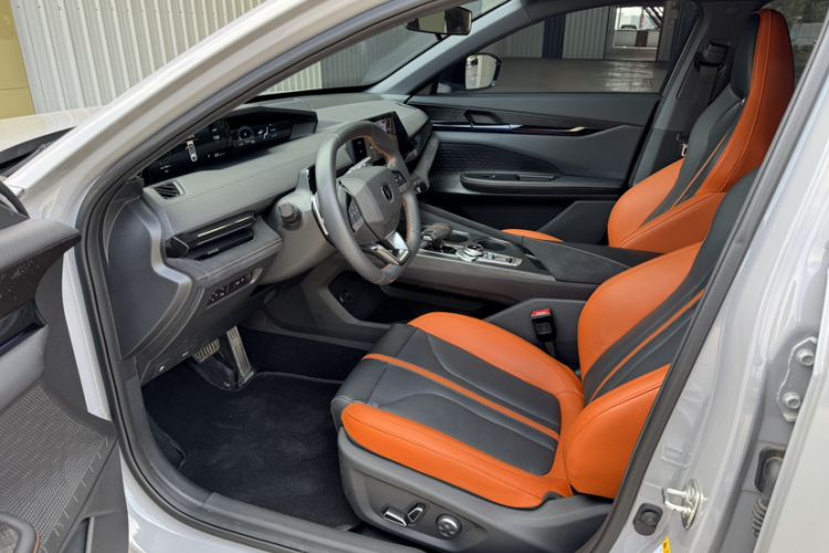 Used CHANGAN UNI-V 2024 1.5T Prestige Sport Edition Right Front Seat