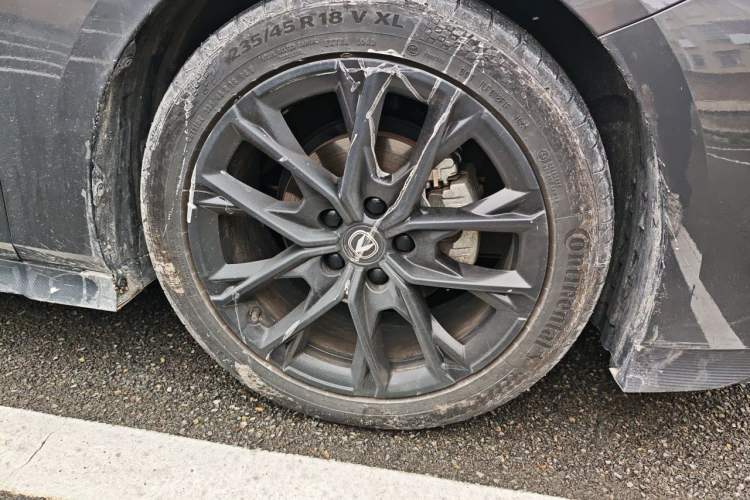 Used CHANGAN UNI-V 2024 1.5T Prestige Edition Right Front Wheel Hub