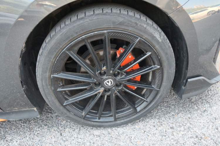 Used CHANGAN UNI-V 2024 1.5T Prestige Sport Edition Right Front Wheel Hub