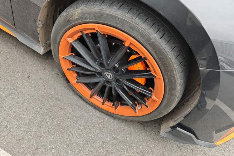 Used CHANGAN UNI-V 2024 1.5T Prestige Sport Edition Right Front Wheel Hub
