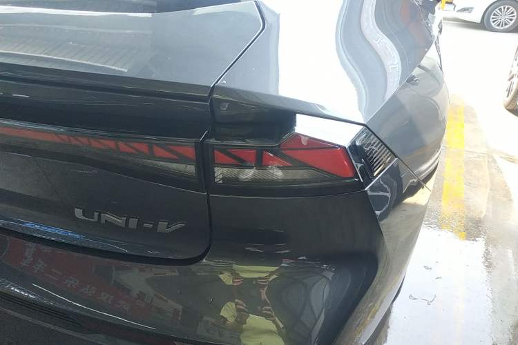 Used CHANGAN UNI-V 2024 1.5T Prestige Edition Right Rear Taillight