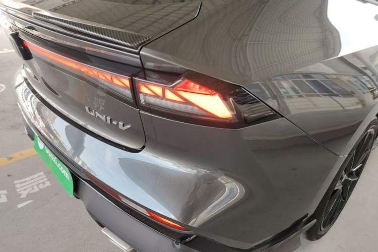 Used CHANGAN UNI-V 2024 1.5T Prestige Sport Edition Right Rear Taillight