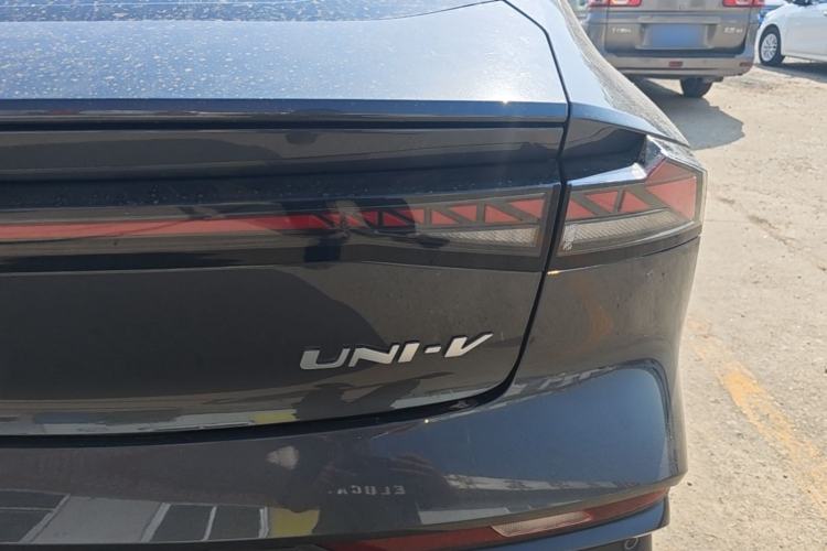 Used CHANGAN UNI-V 2024 1.5T Prestige Edition Right Rear Taillight