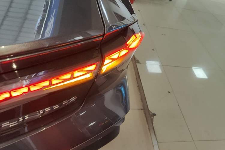 Used CHANGAN UNI-V 2024 1.5T Prestige Edition Right Rear Taillight