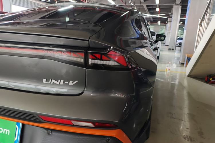 Used CHANGAN UNI-V 2024 1.5T Prestige Sport Edition Right Rear Taillight