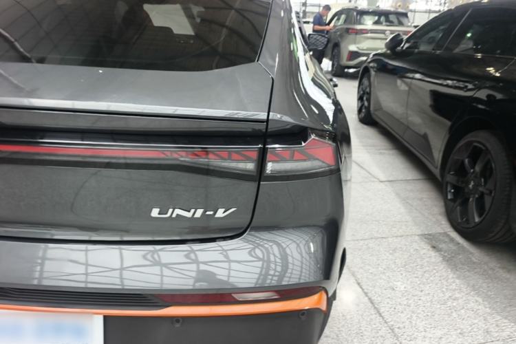 Used CHANGAN UNI-V 2024 1.5T Prestige Sport Edition Right Rear Taillight
