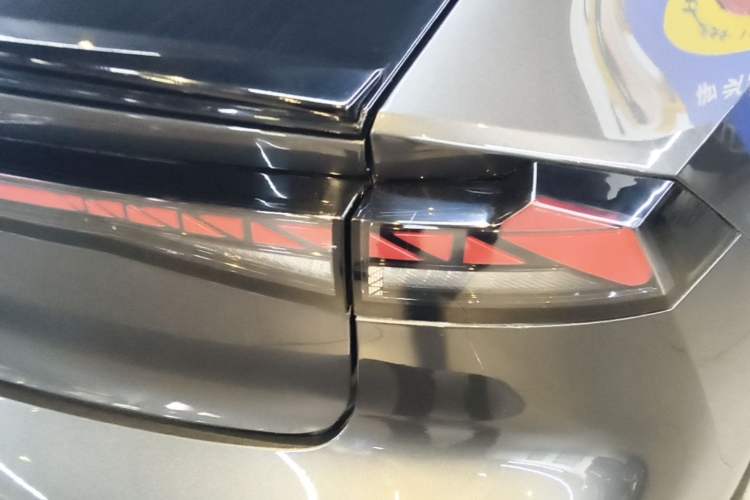 Used CHANGAN UNI-V 2024 1.5T Prestige Edition Right Rear Taillight