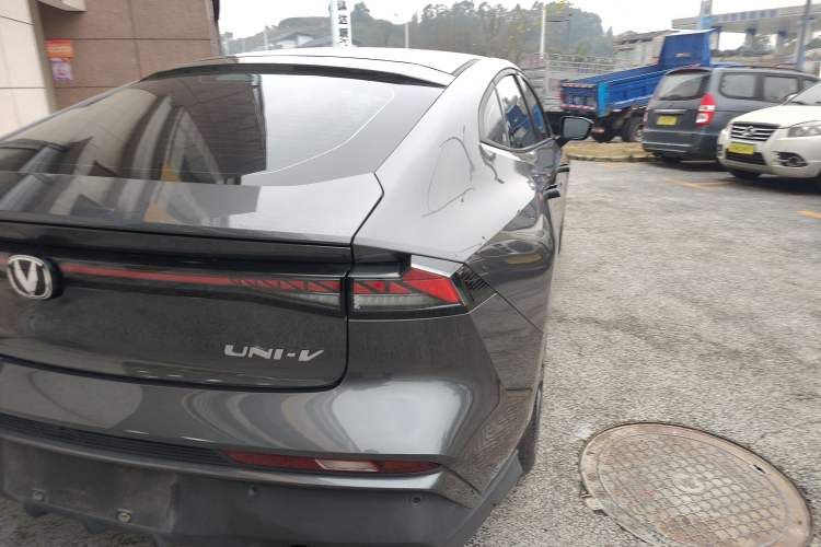 Used CHANGAN UNI-V 2024 1.5T Prestige Edition Right Rear Taillight
