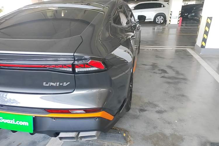 Used CHANGAN UNI-V 2024 1.5T Prestige Sport Edition Right Rear Taillight