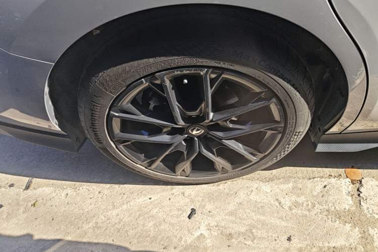 Used CHANGAN UNI-V 2024 1.5T Prestige Edition Right Rear Wheel Hub
