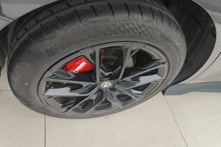 Used CHANGAN UNI-V 2024 1.5T Prestige Edition Right Rear Wheel Hub