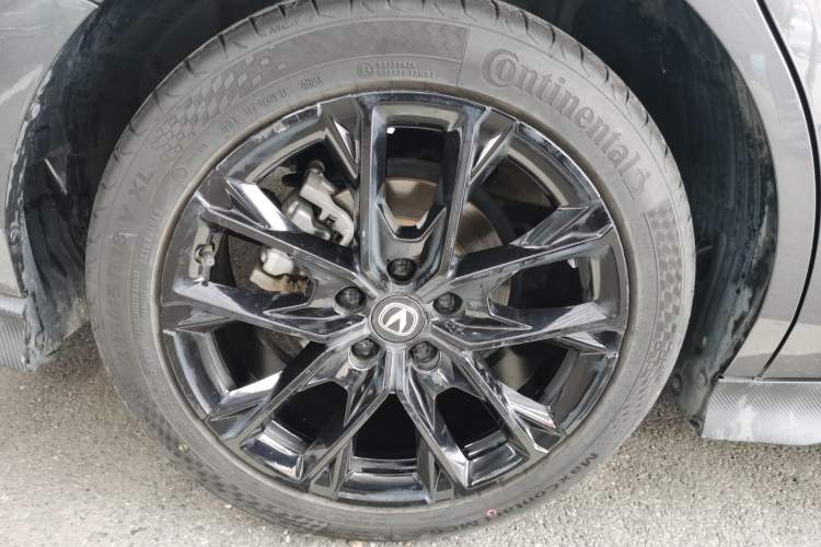 Used CHANGAN UNI-V 2024 1.5T Prestige Edition Right Rear Wheel Hub